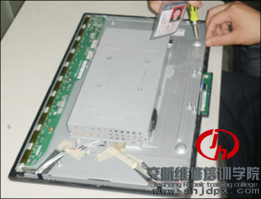 液晶显示器高压产生电路故障维修方法